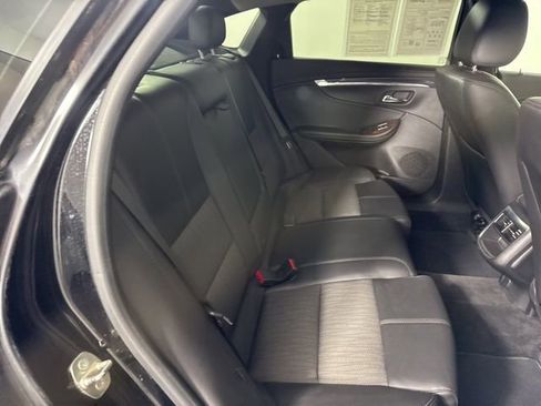 Used 2015 Chevrolet Impala LT w/ Convenience Package image 20