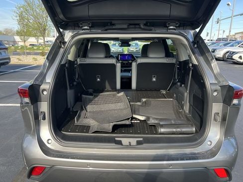 Used 2025 Toyota Highlander Limited image 22