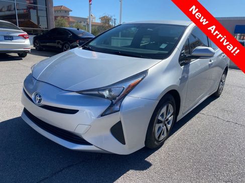 Used 2016 Toyota Prius Four FWD image 1