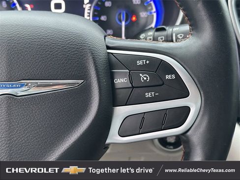 Used 2017 Chrysler Pacifica Touring-L Plus image 14