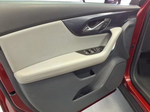 Used 2022 Chevrolet Blazer LT FWD image 11
