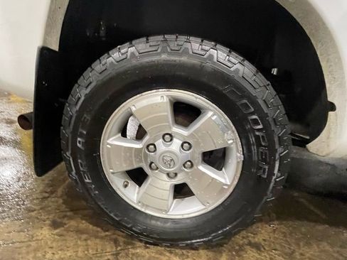 Used 2011 Toyota Tacoma 4x4 Double Cab w/ TRD Sport Pkg image 38