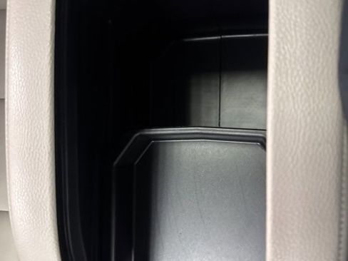 Used 2019 Toyota Highlander XLE image 39