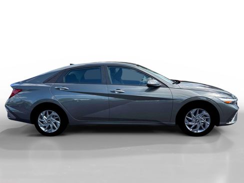 New 2026 Hyundai Elantra Blue image 9