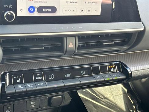 Used 2025 Toyota Prius Limited image 16