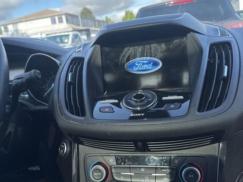 Used 2019 Ford Escape Titanium AWD/4WD image 15
