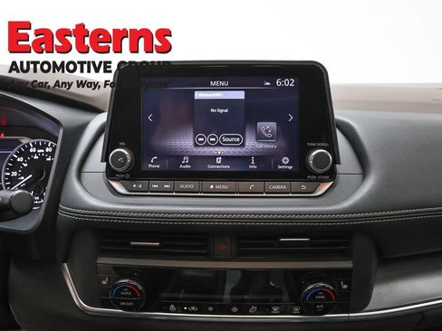 Used 2023 Nissan Rogue SV w/ SV Premium B Package AWD/4WD image 12