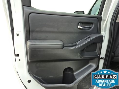 Used 2022 Nissan Frontier SV image 23