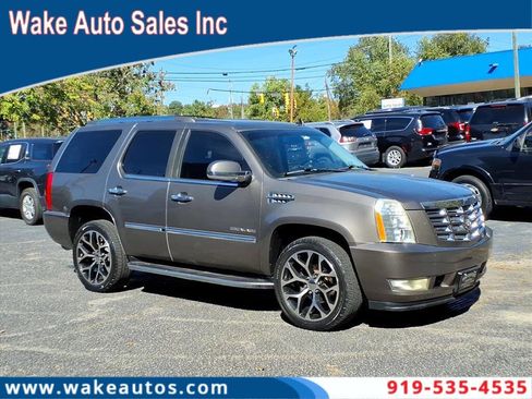 Used 2011 Cadillac Escalade AWD image 1