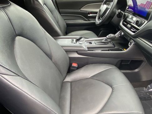 Certified 2024 Toyota Grand Highlander XLE image 16