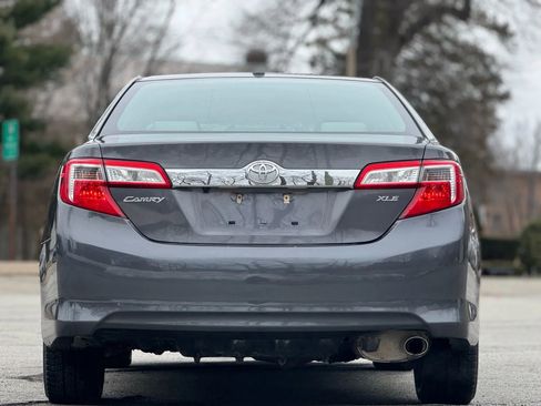 Used 2014 Toyota Camry XLE w/ Leather Package FWD image 6