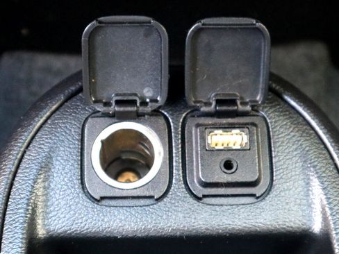 Used 2013 MAZDA MAZDA2 Sport image 60