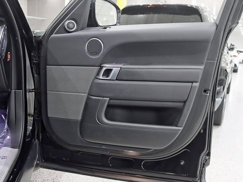 Used 2019 Land Rover Range Rover Sport HSE image 32