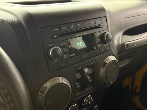 Used 2015 Jeep Wrangler Unlimited Sport w/ Quick Order Package 24S image 31