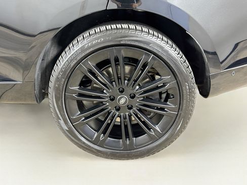 Used 2024 Land Rover Range Rover Long Wheelbase Autobiography AWD/4WD image 35