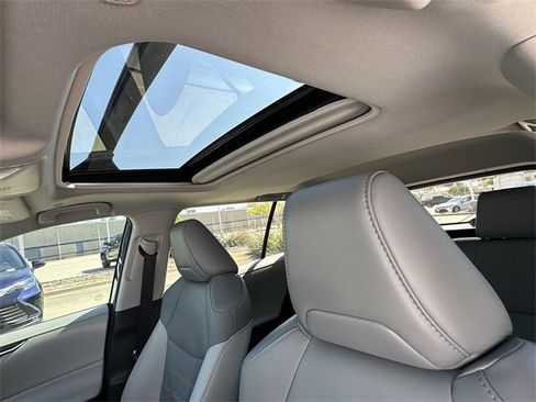 Used 2023 Toyota RAV4 XLE Premium image 25