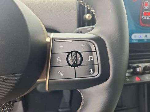 Used 2025 MINI Cooper 4-Door Hardtop FWD image 24
