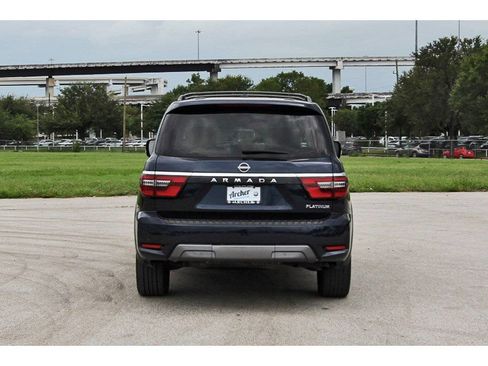 Used 2021 Nissan Armada Platinum w/ Captain's Chairs Package RWD image 4