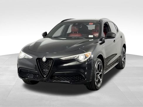 Used 2023 Alfa Romeo Stelvio Veloce AWD/4WD image 4