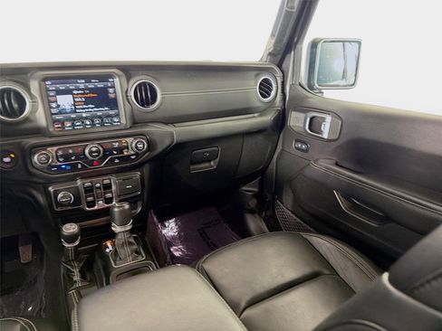 Used 2022 Jeep Wrangler Unlimited Sahara w/ Cold Weather Group AWD/4WD image 25