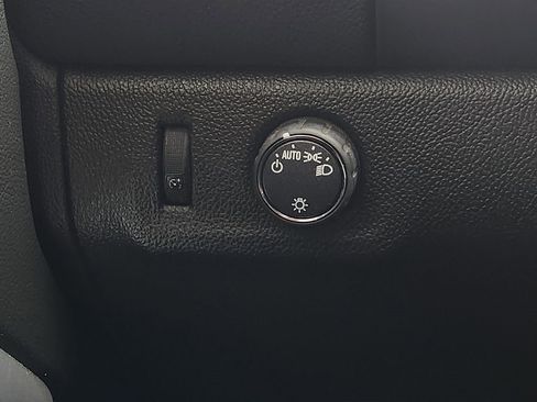 Used 2022 Chevrolet Colorado LT w/ Fleet Safety Package image 22