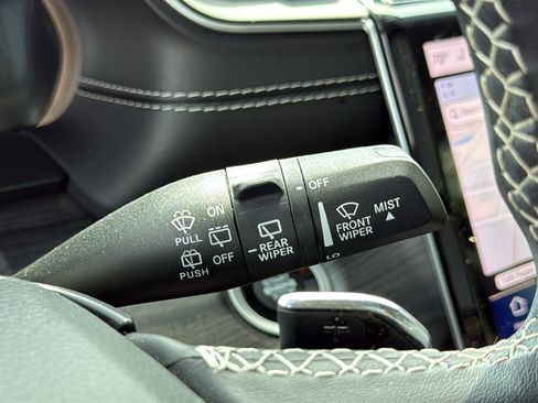 Used 2022 Jeep Grand Cherokee Limited AWD/4WD image 18