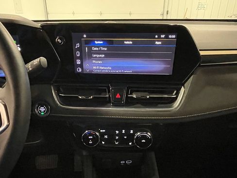 Used 2025 Chevrolet TrailBlazer ACTIV w/ Convenience Package AWD/4WD image 33