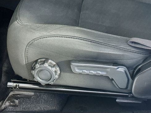 Used 2019 Jeep Wrangler Unlimited Sahara AWD/4WD image 22
