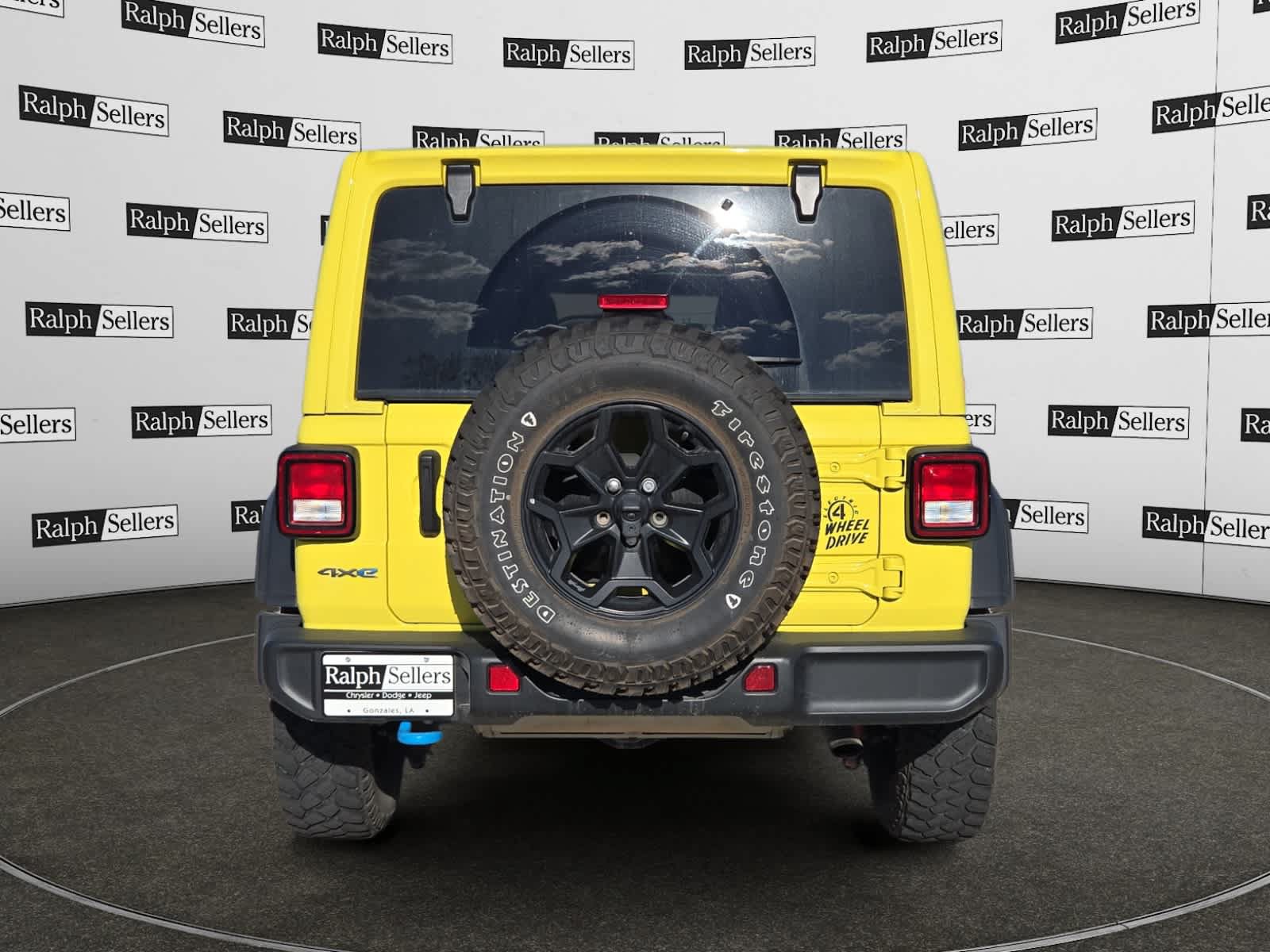 Used 2023 Jeep Wrangler Unlimited w/ Cold Weather Group AWD/4WD image 5