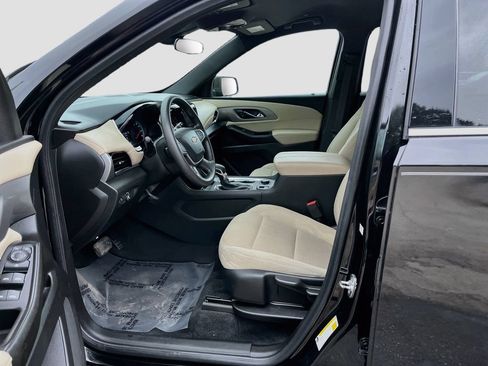 Used 2023 Chevrolet Traverse LS FWD image 19