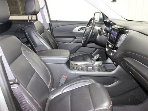 Used 2021 Chevrolet Traverse RS FWD image 24
