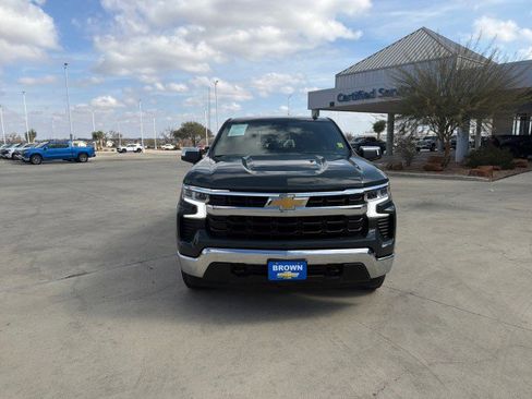 Used 2025 Chevrolet Silverado 1500 LT image 2