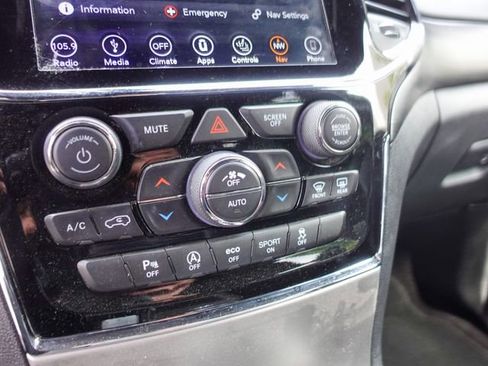 Used 2019 Jeep Grand Cherokee Altitude RWD image 18