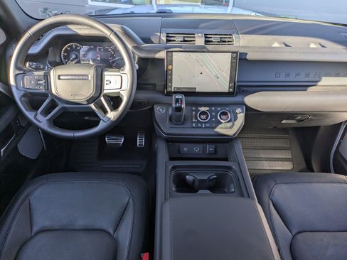 Used 2023 Land Rover Defender 130 X-Dynamic SE image 25