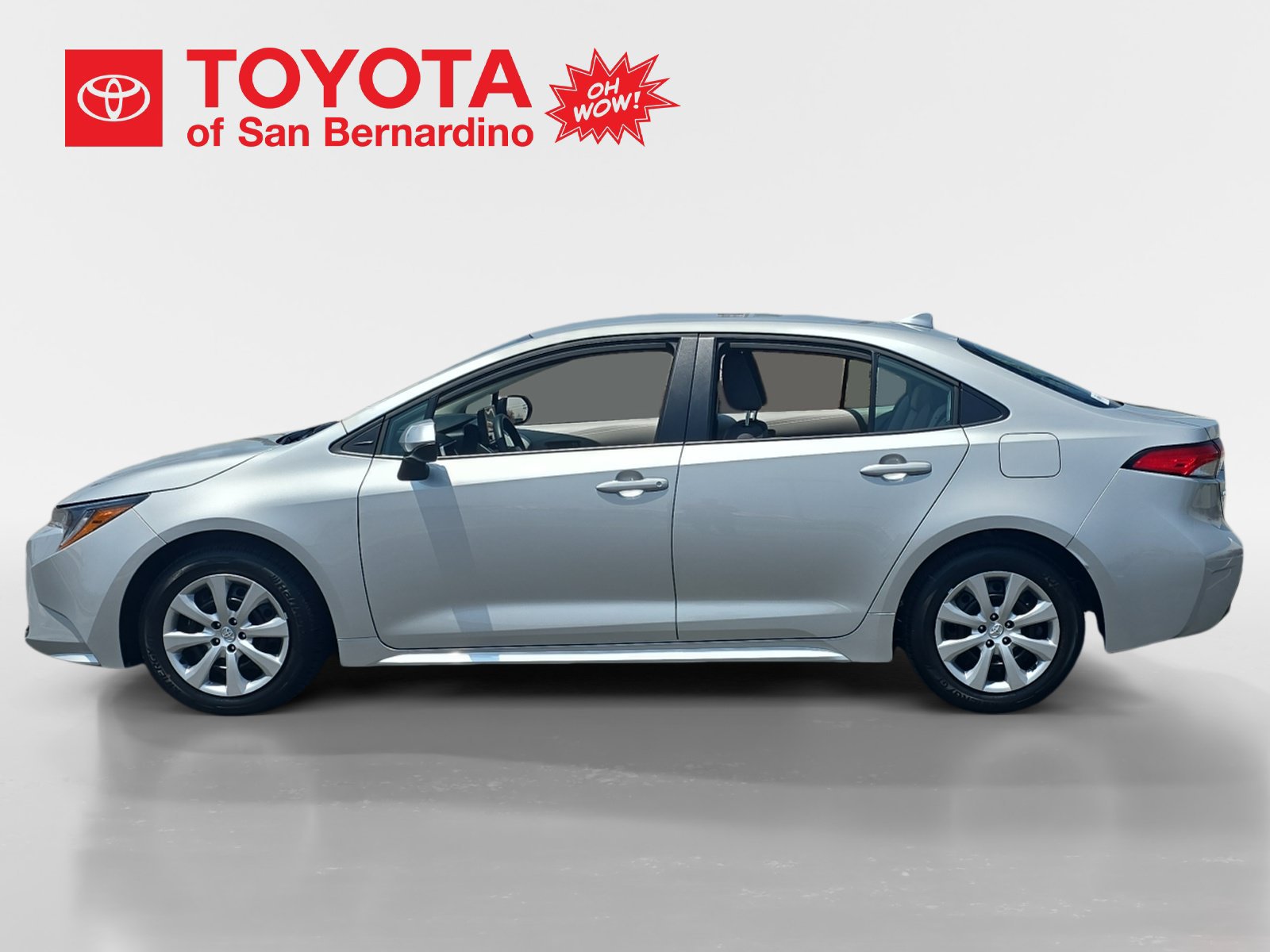 Certified 2025 Toyota Corolla LE FWD image 2