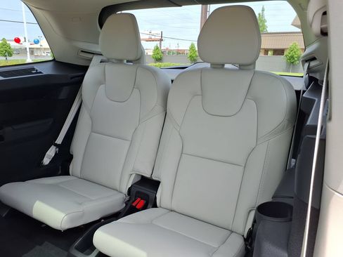 New 2026 Volvo XC90 B6 Ultra w/ Protection Package Premier AWD/4WD image 23