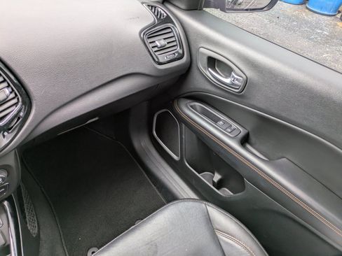 Used 2018 Jeep Compass Limited w/ Navigation Group AWD/4WD image 13