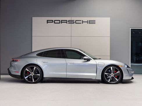 Used 2020 Porsche Taycan 4S image 8