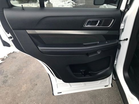 Used 2019 Ford Explorer XLT w/ Equipment Group 202A image 37