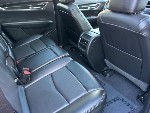 Certified 2022 Cadillac XT5 Premium Luxury FWD image 19