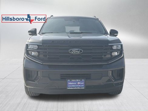 New 2026 Ford Expedition Platinum w/ Stealth Appearance Package AWD/4WD image 2