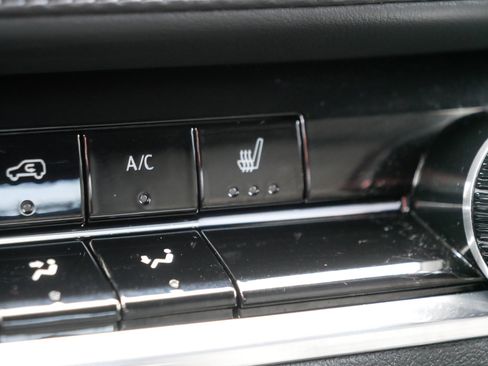 Used 2025 Chevrolet Equinox LT w/ Safety and Technology Package image 35