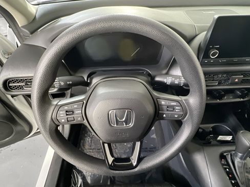 Used 2023 Honda HR-V LX image 11