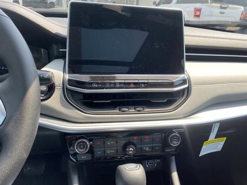 New 2024 Jeep Compass Limited w/ Elite Group image 9