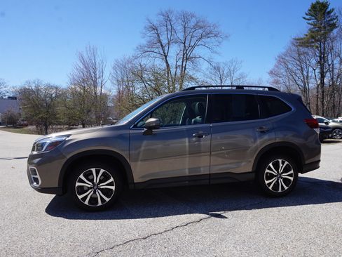 Used 2021 Subaru Forester Limited image 8