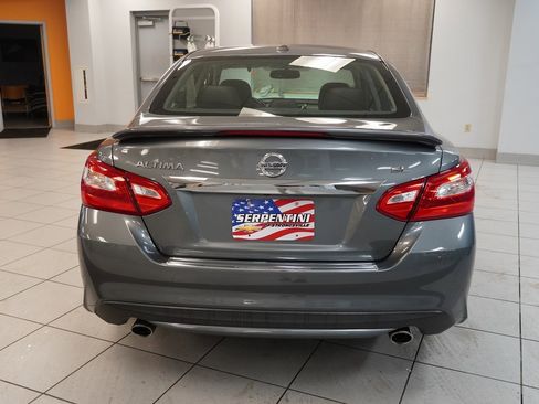 Used 2016 Nissan Altima 2.5 SL w/ 2.5 Technology w/LED Package image 9