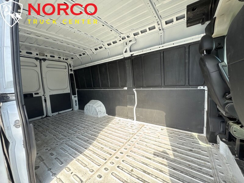 Used 2023 RAM ProMaster 3500 FWD image 3