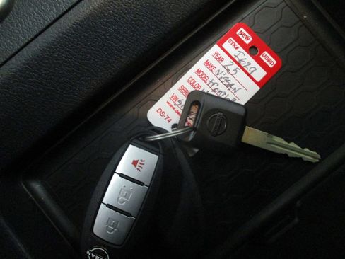 New 2025 Nissan Frontier SV image 32