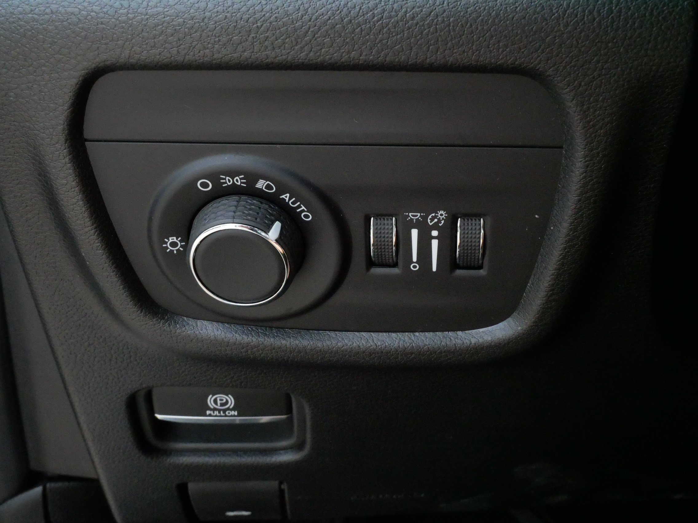 Used 2023 Jeep Grand Cherokee Altitude AWD/4WD image 27
