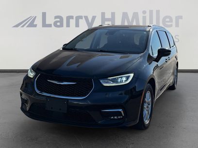 Used 2022 Chrysler Pacifica Touring-L
